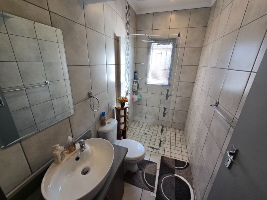 8 Bedroom Property for Sale in Grimbeeck Park North West